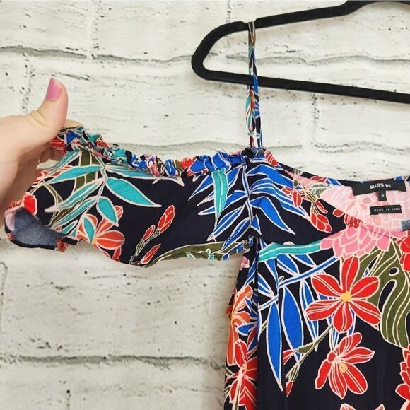 Miss Me Women's Multicolored Floral cold shoulder Cropped Top Small Tropical - Picture 10 of 12